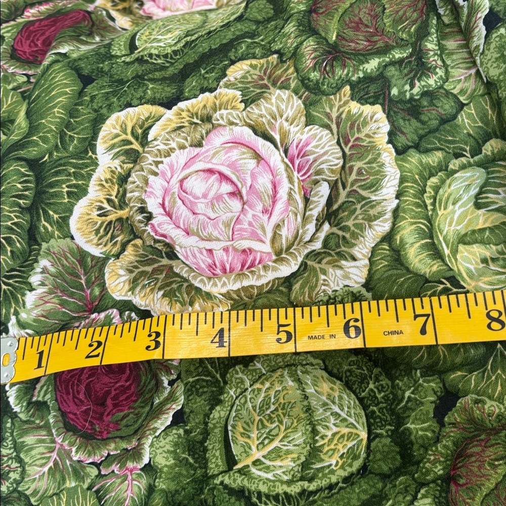 Cabbage print fabric by Makower UK - Picture 5 of 6